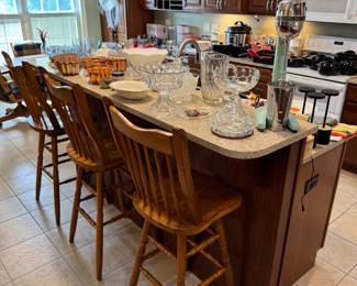 Nice barstools! 29" floor to seat. Fun vintage Hamilton Beach milkshake machine