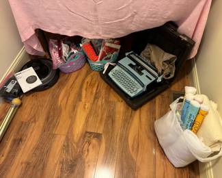 Corona typewriter, Shark "Roomba", crafting supplies