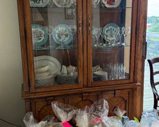 CHINA HUTCH