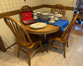 KITCHEN TABLE SET