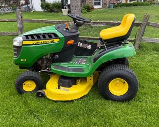 JOHN DEERE RIDING MOWER D110 119 HOURS