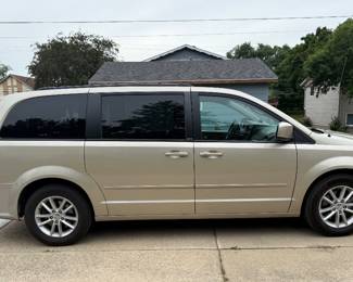 2013 DODGE GRAND CARAVAN FWD 114,000 MILES
