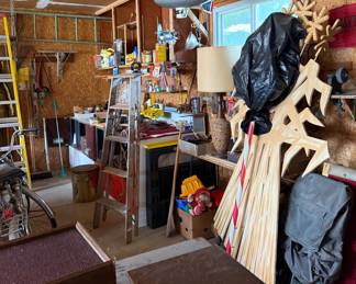 LADDERS & TOOLS
