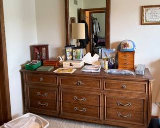 DRESSER & JEWELRY BOXES