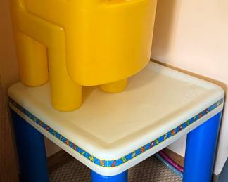 LITTLE TIKES TABLE SET