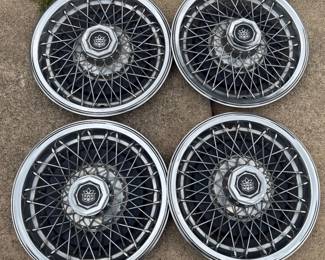 SET OF 4 DYCREST WIRE WHEEL HUBCAPS