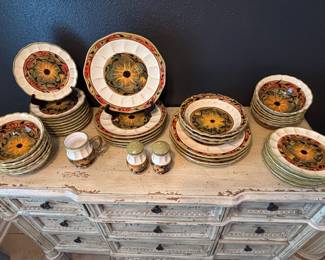Certified International sunflower scalloped dish set