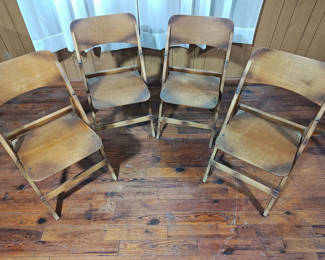 Lot 626: Lot of 4 Vintage Mid-Century Wooden Folding Chairs