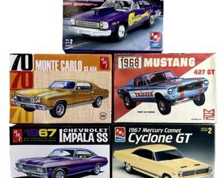 AMT Ertl 1:25 Scale Model Cars