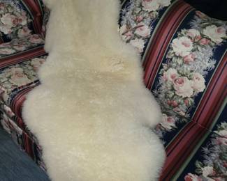 7 ft sheep skin rug/throw