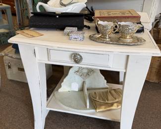 white end table 