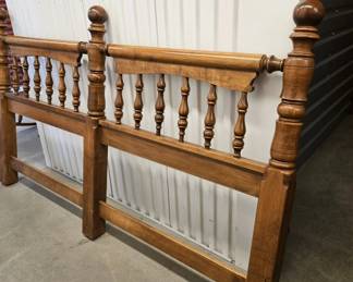 Appears To Be A Vintage Ethan Allen Heirloom Maple Spindle King Headboard Plus Optional Mattress & linens