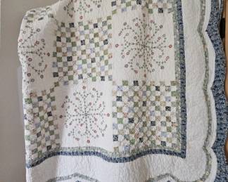 Queen Size Quilt With Matching Pillow Shams