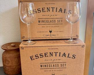 Williams & Sonoma Wineglass Set of 8 (2 boxes full)