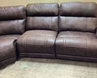 BADCOCK BROWN RECLINING 6-PIECE SECTIONAL SOFA, CENTER CONSOLE w CUPHOLDERS, NAILHEAD TRIM MINOR STAINS/DISCOLORATION NO SHIPPING PICKUP ONLY