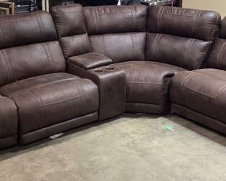 BADCOCK BROWN RECLINING 6-PIECE SECTIONAL SOFA, CENTER CONSOLE w CUPHOLDERS, NAILHEAD TRIM MINOR STAINS/DISCOLORATION NO SHIPPING PICKUP ONLY