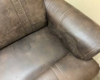 BADCOCK BROWN RECLINING 6-PIECE SECTIONAL SOFA, CENTER CONSOLE w CUPHOLDERS, NAILHEAD TRIM MINOR STAINS/DISCOLORATION NO SHIPPING PICKUP ONLY