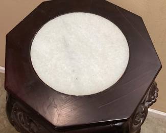 LARGE VTG. JAPANESE SATSUMA STYLE HAND PAINTED DECORATIVE EGG ON A CHINESE CARVED ROSEWOOD PEDESTAL STAND w MARBLE INSERT NO SHIPPING PICKUP ONLY