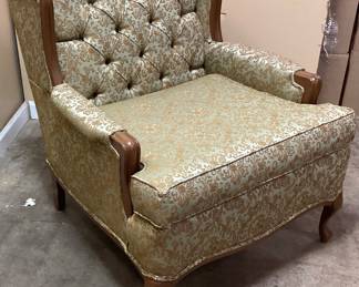 VTG. TUFTED FRENCH PROVINCIAL BERGÃ‰RE STYLE ARMCHAIR, CARVED WOOD FRAME NO SHIPPING PICKUP ONLY