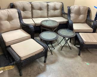 8-PIECE OUTDOOR WICKER CONVERSATION SET NO SHIPPING PICKUP ONLY