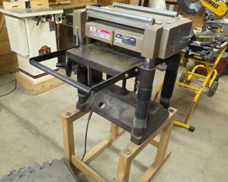 Makita 2040 Thickness Planer