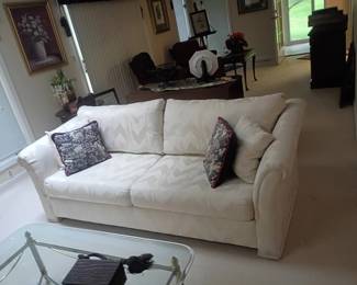 LOVE SEAT