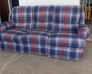 SOFA W ITH RECLINER