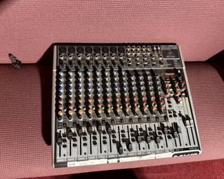Behringer Mixer