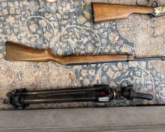 tripod, gun