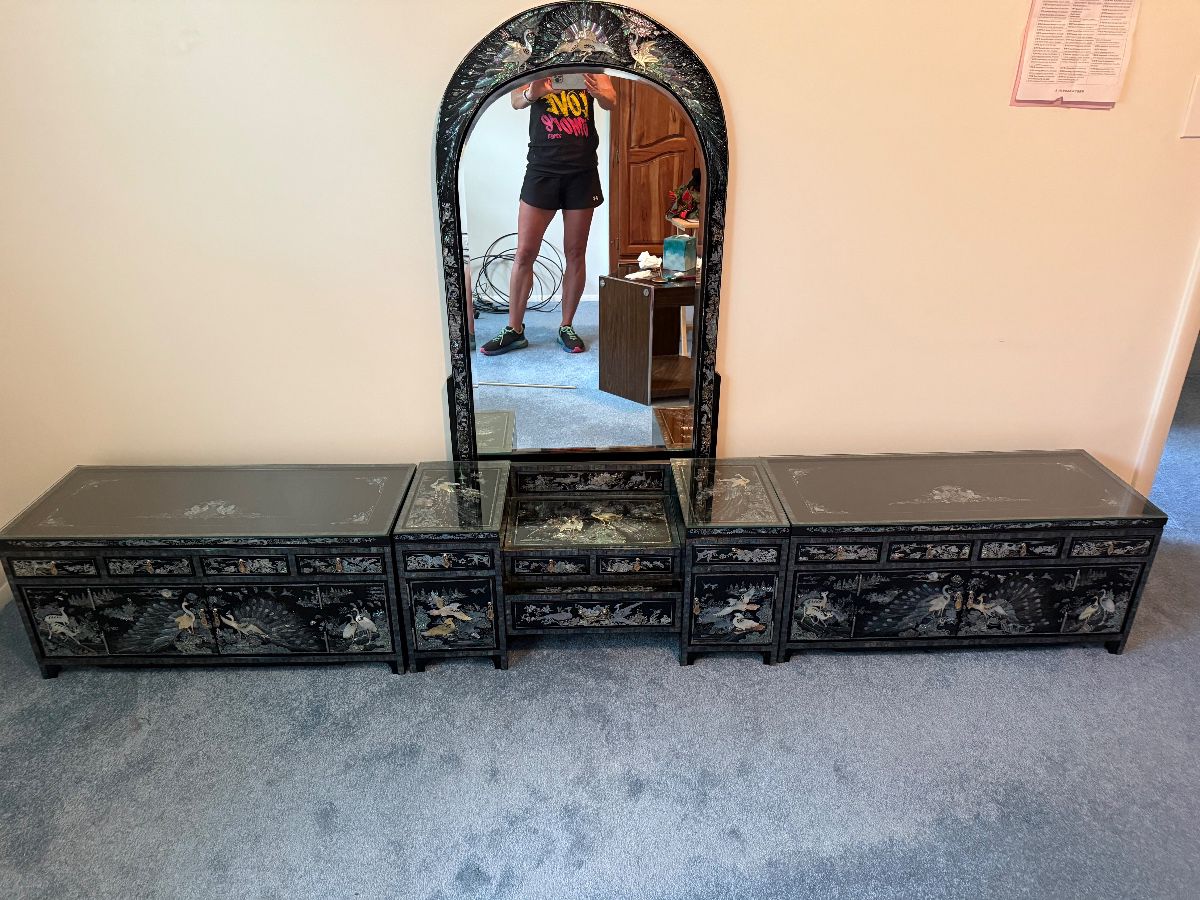 Vintage Korean black lacquer and mother of pearl inlay vanity set