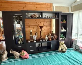 Entertainment center