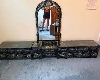 Vintage Korean black lacquer and mother of pearl inlay vanity set
