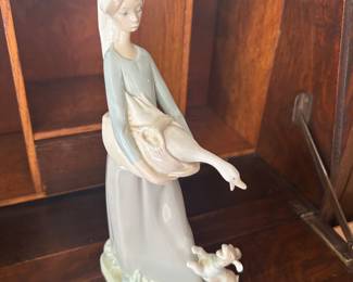 Lladro "Lady with Goose"
