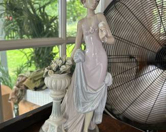 LLadro "A Touch Of Class"