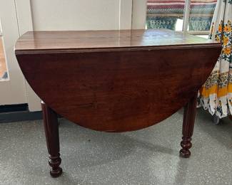 Antique Drop Leaf Table (Has 2 leaves to make bigger if needed.)