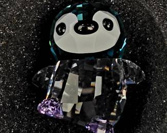 This is Swarovski Lovlots “Johnny the Penguin”, item 1115219.
