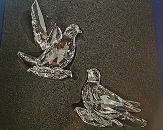 Swarovski SCS 1989 “Turtle Doves” / “Amour”, two clear crystal birds on frosted branches.