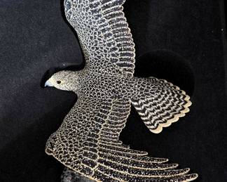 This piece is likely Swarovski Crystal Myriad “Alsaqr Almalaki” / Royal Falcon, a numbered limited edition falcon with pavé crystals. Swarovski/Myriad references describe the Royal Falcon as a high-end limited piece covered in 43,164 hand-set crystals.