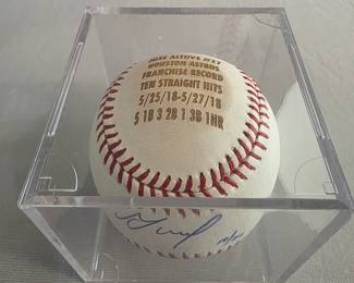 Autographed Jose Altuve Astros Franchise Record Ten Straight Hits 10of27