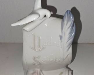 This is a Lladró Society porcelain plaque/scroll, often described as “Lladro Society with Dove, Feather, and Rose.” It appears to be the 1998 collector/member plaque, around 6.25"–7" tall.