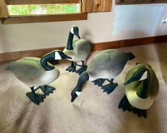 Lot #57 - $140 -4 Goose decoys by Decoys Unlimited. The tallest is 25"H