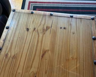 Lot #10 - detail of top of coffee table. glass lifts off