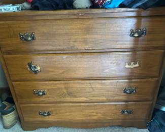 Lot #58 - $65 -4 drawer chest of drawer. missing hardware. 40" x19" x 34"H