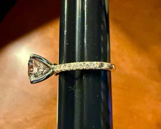 2.03ct VS2 Ideal Cut Lab Grown Diamond 14kt Gold Ring IGI Certified