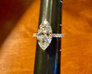 3ct VS1Maquis Brilliant Cut Lab Grown Diamond 14kt Gold Ring IGI Certified