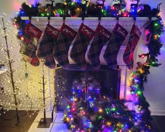 Pre-lit garland, two different lengths