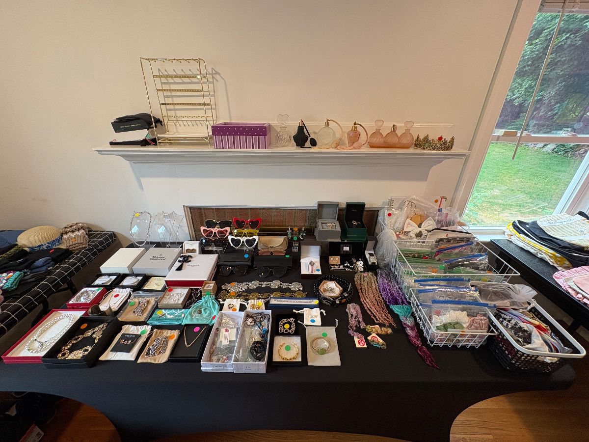 Women's jewelry and accessories