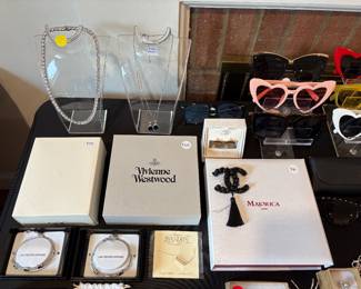 Women's jewelry and accessories