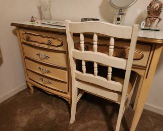 Bedroom Vanity / Desk