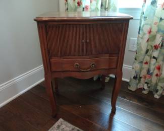MCM Davis Nightstand -French Country style 21x16x28)